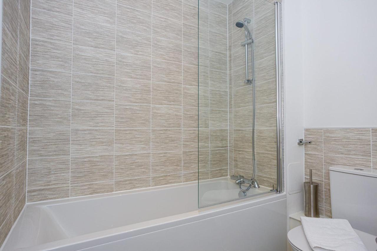 Contemporary 2 Bedroom Duplex In Salford مانشستر المظهر الخارجي الصورة